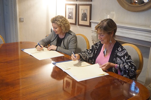 Firma convenio registradores (2)