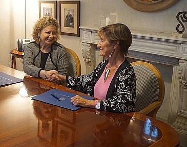 Firma convenio registradores (4)