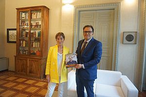 Reunión de Victoria Ortega con el presidente emérito de la OAB