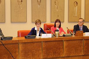 Victoria Ortega inaugura la VI Cumbre Mujeres Juristas