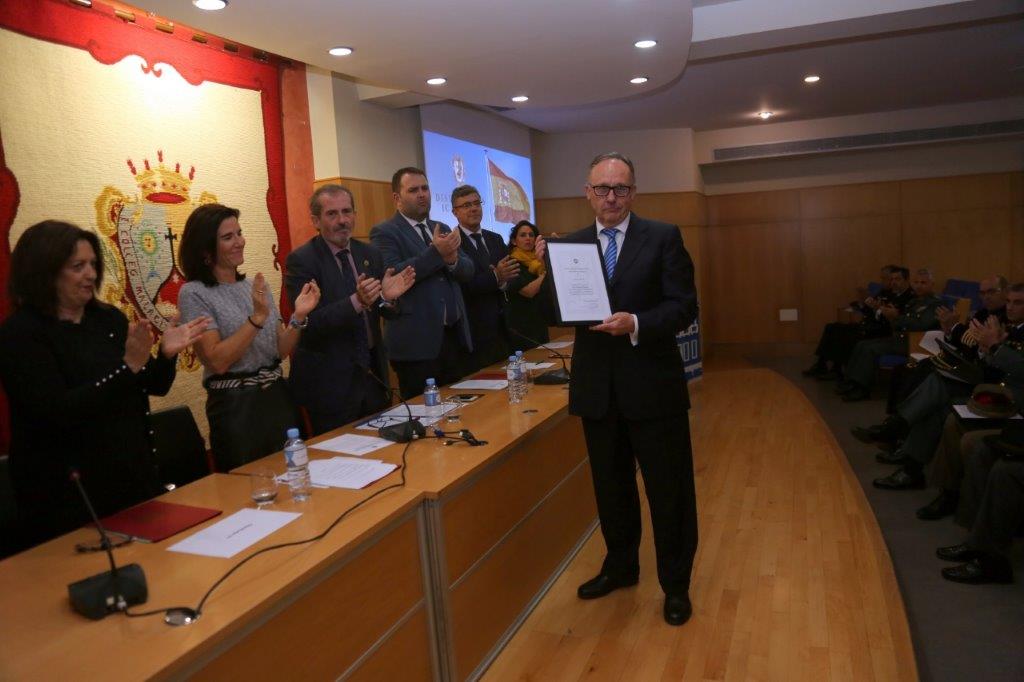 El presidente de la Sala de lo Social del TSJA en Málaga recoge el reconocimiento al Poder Judicial