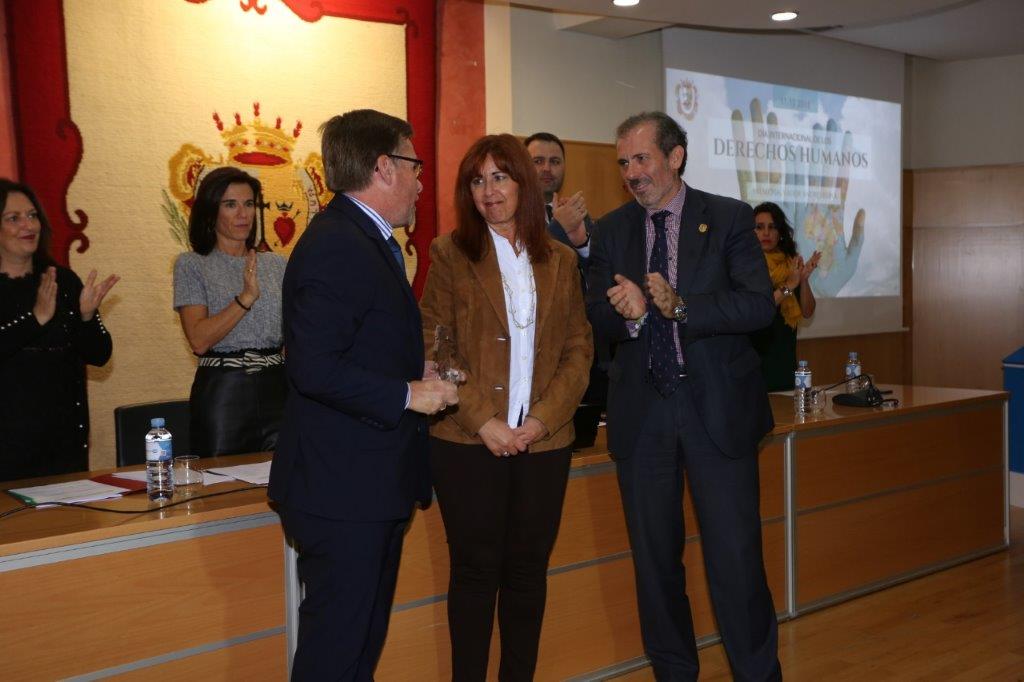 José Aldecoa, Marina Puga y Francisco Javier Lara, entrega del premio Salvador Andrés Reina a la Fundación FMAEC