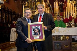 Reconocimiento de la Hermandad de Las Siete Palabras al decano de los abogados de Sevilla