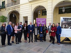 El Colegio de Abogados de Alicante se suma a la lucha por la igualdad a través de la exposición “Iguales en Derechos”