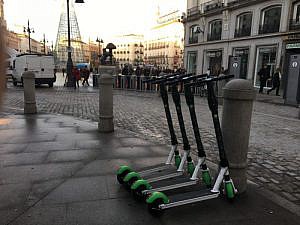 Relación entre consumidores y el transporte eléctrico en el entorno urbano