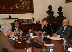 La Abogacía pide al Defensor del Pueblo que se garantice a los migrantes una entrevista previa, individualizada y reservada con un abogado y con la asistencia de un traductor