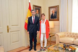 Victoria Ortega entrega la Memoria de la Abogacía al presidente del CGPJ y a la fiscal general del Estado