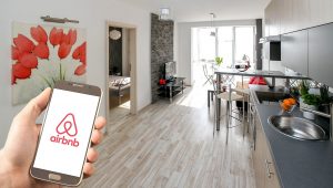 Normas de la UE en materia de consumo: Airbnb se compromete a cumplir con las exigencias de la Comisión Europea y autoridades competentes
