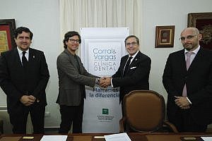 El Colegio de Abogados de Granada suscribe un acuerdo que ofrece ventajas en servicios odontológicos a sus colegiados