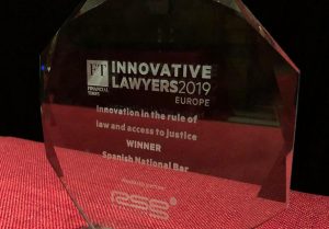 Abogacía Española recibe el Premio Financial Times de Innovación Jurídica por su Centralita de Guardias