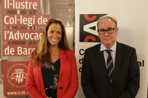 El CAC y el Colegio de Barcelona firman un convenio para defender los derechos de los menores en Internet y en las redes sociales