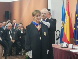 Victoria Ortega recibe la Medalla de Honor del Colegio de Málaga y de Oro del Colegio de Melilla