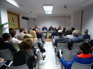 Un centenar de personas asiste a la inauguración de la nueva sede colegial de Dénia