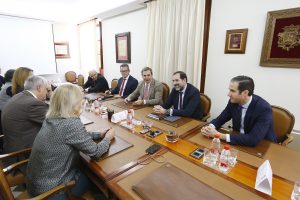 El director general de Justicia de la Junta comparte con la Abogacía granadina las nuevas medidas sobre Turno de Oficio y sedes judiciales