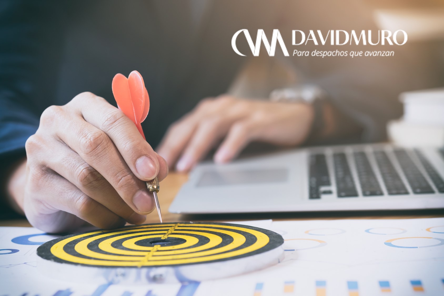 Este año contrato un comercial