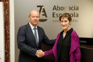 El ministro de Justicia se reúne con la presidenta de la Abogacía Española en la sede del Consejo