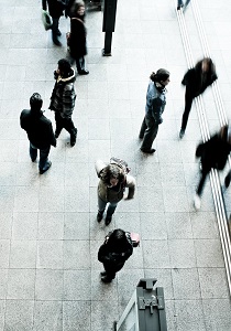 El salvoconducto en tiempos de confinamiento. Una propuesta de lege ferenda: la autorización previa para circular por la vía pública en estado de alarma