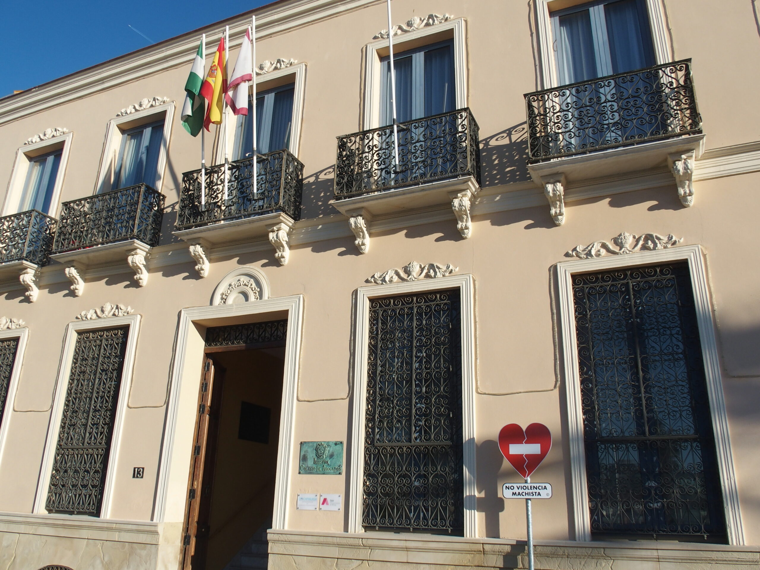 El Colegio de Abogados de Málaga reanuda la atención presencial del