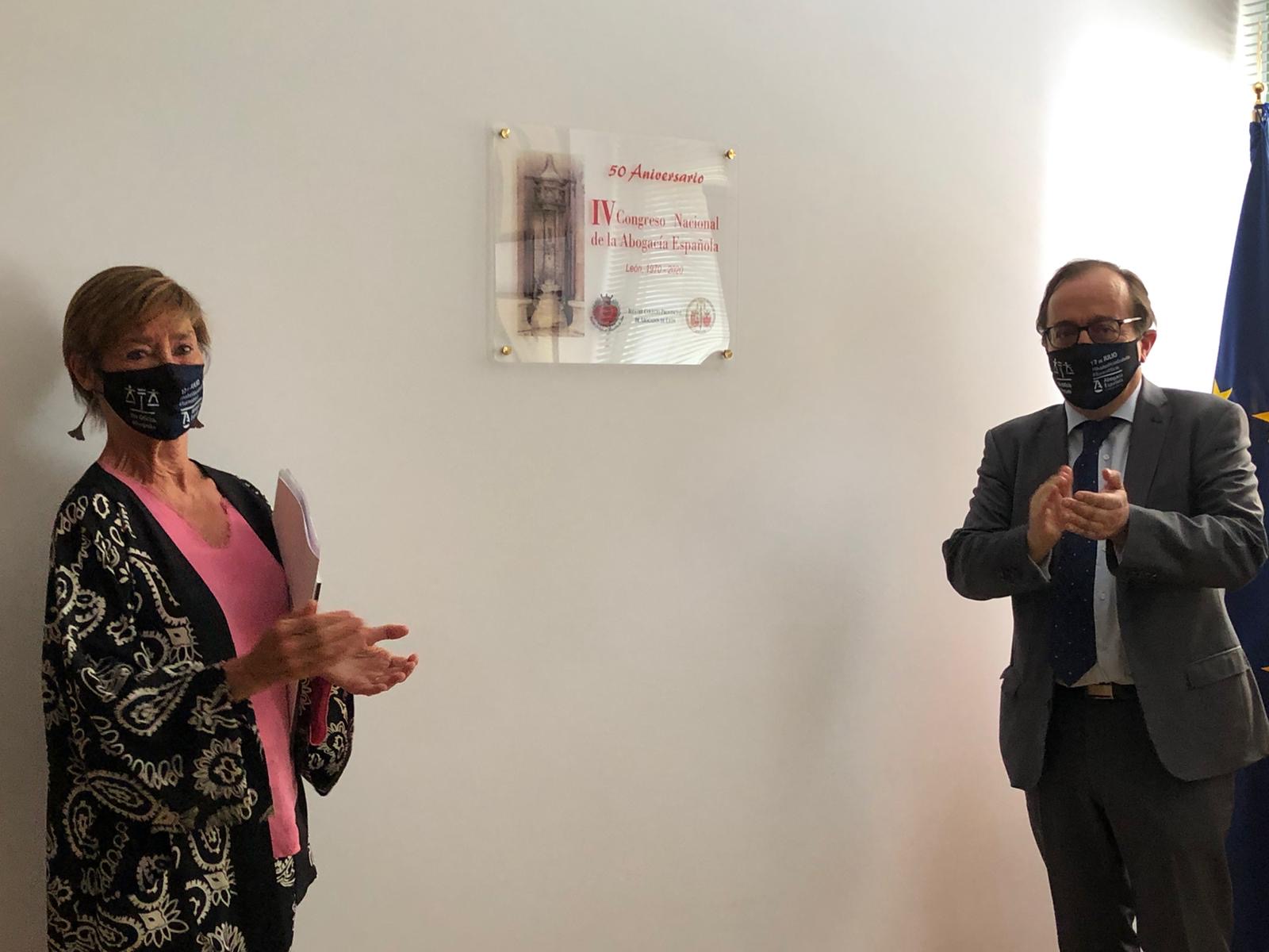 PLACA 50 ANIVERSARIO CONGRESO LEÓN