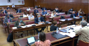 El Senado suprime la obligación de que los profesionales pidan cita previa para acudir a los juzgados