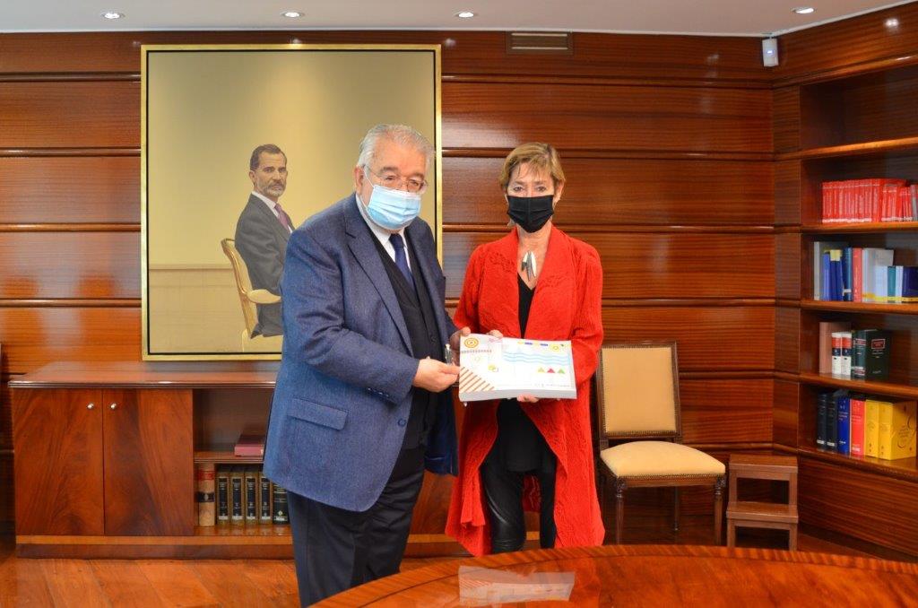 Visita al Tribunal Constitucional de la Presidenta del Consejo General d…