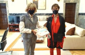 La presidenta del Consejo de Estado recibe la Memoria 2019 del Consejo General de la Abogacía