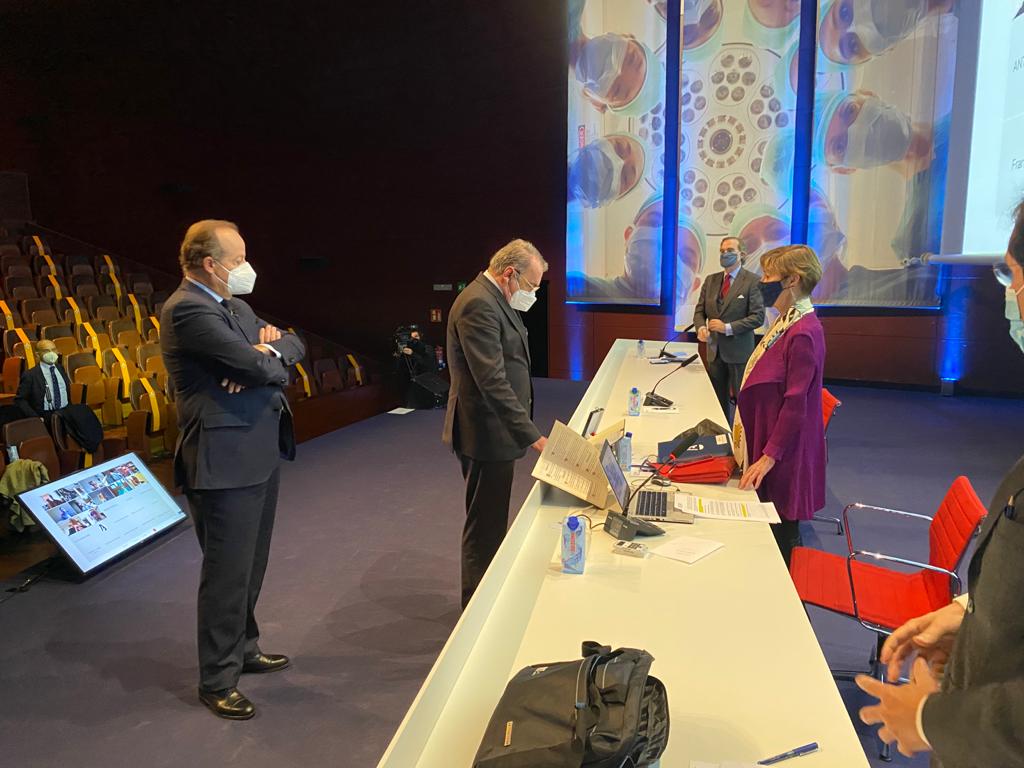 Decano jerez Toma posesión