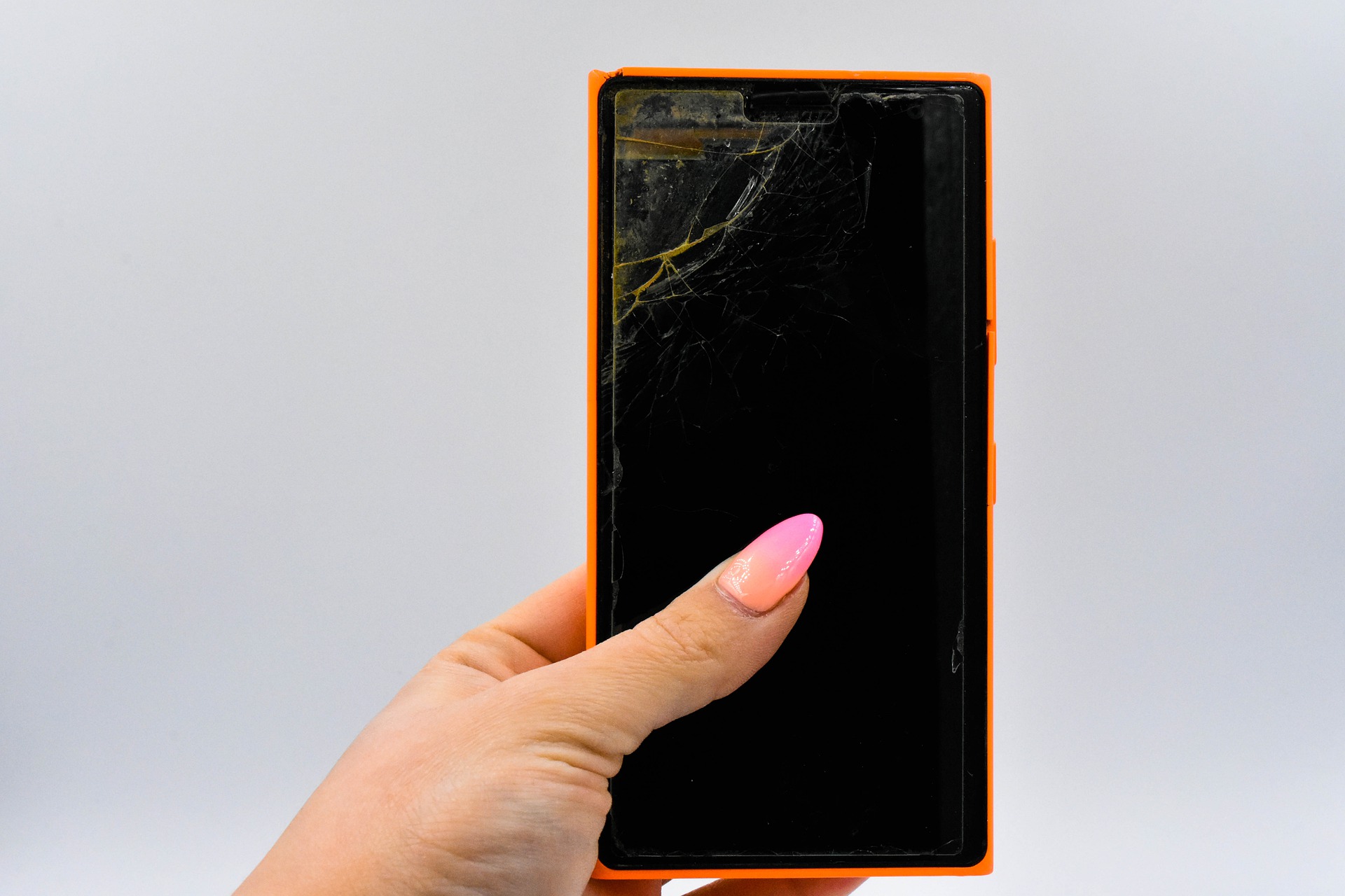 ¿Responde frente al consumidor el fabricante de un producto defectuoso?