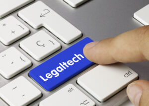 Grado en derecho 2030: Adaptación de la formación jurídica a la revolución digital