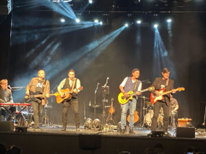 Gran éxito del concierto solidario de Los Secretos a favor de La Palma