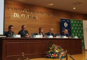 La Abogacía reafirma en Oviedo su compromiso con la deontología
