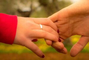 Un tribunal concede la pensión de viudedad a una mujer inscrita como pareja de hecho a pesar de defecto en la inscripción