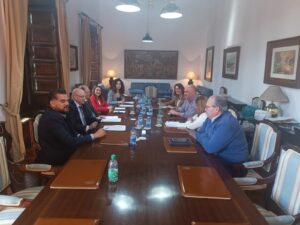 Visita de la subcomisión de Extranjería al Colegio de Las Palmas