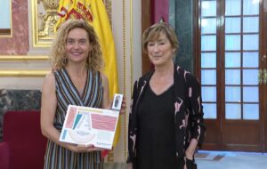 Victoria Ortega entrega la Memoria Anual de la Abogacía Española a diferentes autoridades
