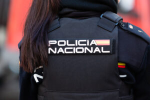 La Justicia concede a una policía la reducción del 99% de su jornada para cuidar de su hija enferma