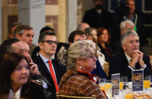 El ministro de Justicia, Félix Bolaños y el ministro de Interior, Fernando Grande-Marlaska escuchando a Victoria Ortega