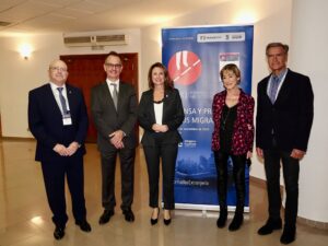 Blas Jesús Imbroda Ortiz, presidente de la Subcomisión de Extranjería y Protección Internacional del Consejo General de la Abogacía Española; Manuel Mata Pastor, decano del Colegio de Abogados de Castellón; Begoña Carrasco García, alcaldesa de Castellón; Victoria Ortega Benito, presidenta del Consejo General de la Abogacía Española y Juan Fernando López Aguilar, presidente de la Comisión de Libertades, Justicia e Interior del Parlamento Europeo.