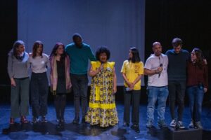 El abogado colombiano Adil Meléndez denuncia la corrupción y el dominio del narcotráfico en su país con el documental “Desterrados: Voces de Resistencia”