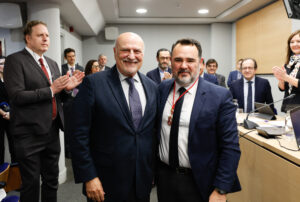 Fernando Candela e Ignacio Gally, decano saliente y nuevo decano de Alicante