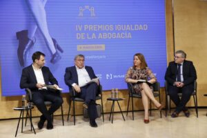 Miguel Ondarreta, periodista de Onda Cero y conductor del acto; Natalia Velilla, magistrada del juzgado de Primera Instancia nº 6 de Alcobendas (Madrid); Ignacio Varela, periodista y escritor, y el abogado Francisco Ignacio López.