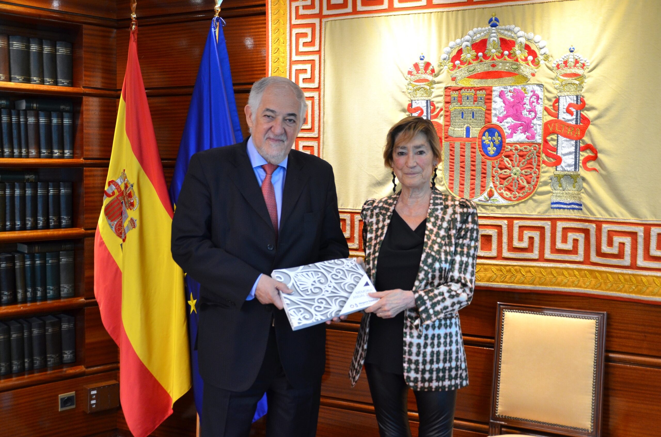 Cándido Conde-Pumpido y Victoria Ortega
