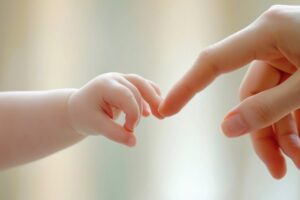 thumbnail-Reconocen a una lesbiana la maternidad del hijo que gestó su ex pareja por fecundación in vitro