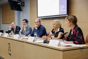 La sociedad reclama reforzar el Derecho de Defensa para apuntalar las conquistas de la democracia