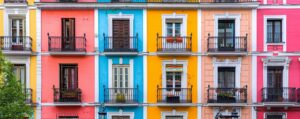 Nuevas barreras jurídicas a las viviendas de uso turístico