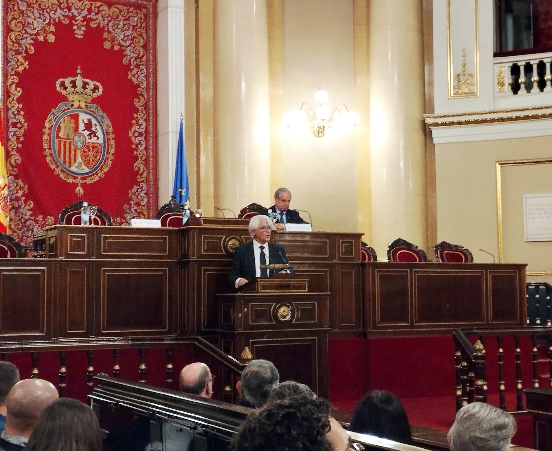 Unión Profesional rinde homenaje a Carlos Carnicer en el acto de su 45 º aniversario