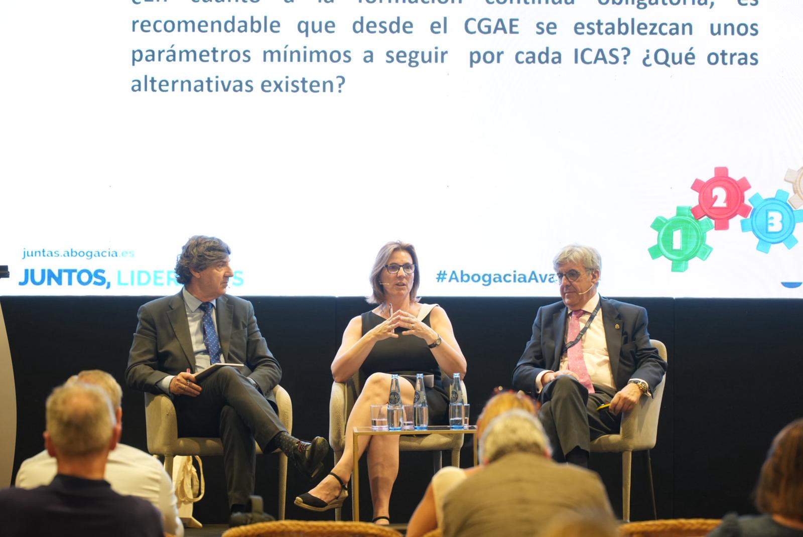 Óscar Fernández y José Adolfo Baturone en la ponencia «Formación contínua»