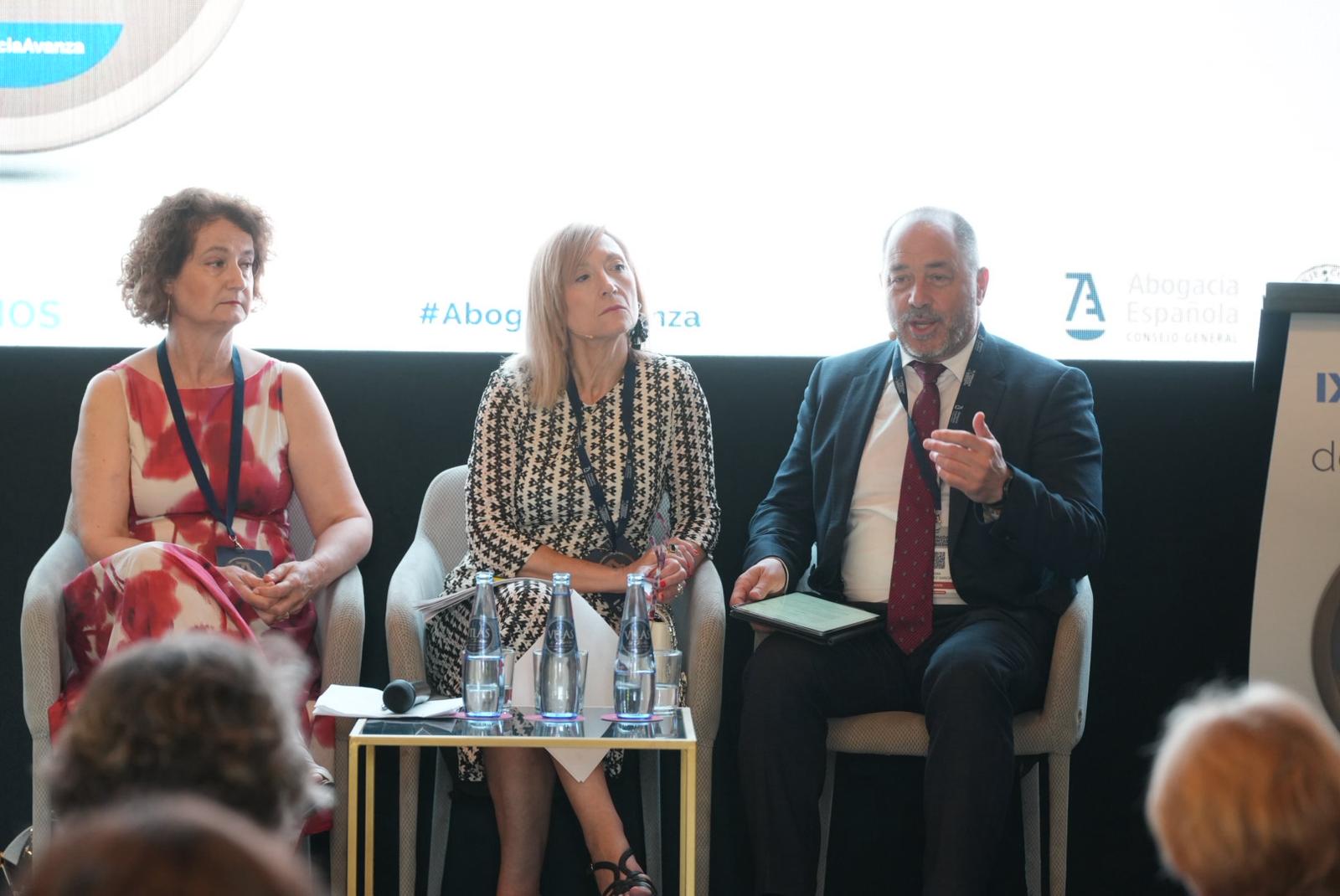 Marga Cerro y Joan Martínez, en la ponencia «Consecuencias de la nueva Ley de Paridad»