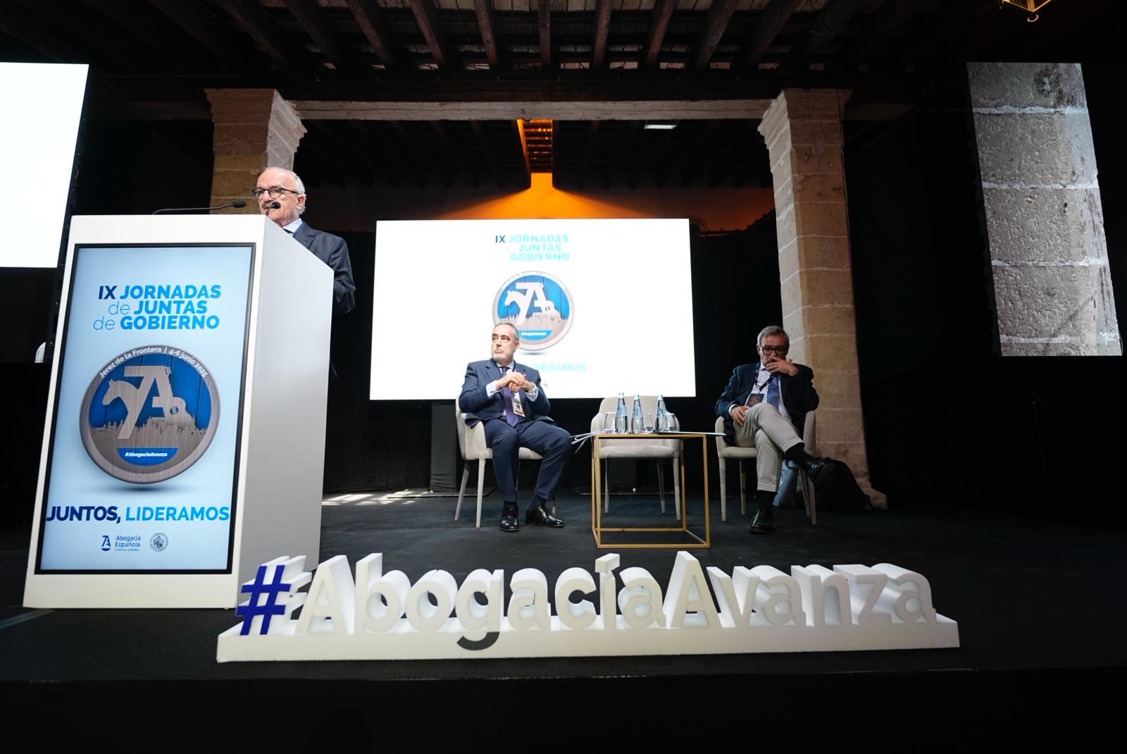 Javier Caballero y José Manuel Niderleytner en ponencia «Tasación de Costas»