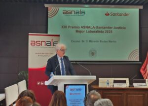 thumbnail-Salvador González elogia el compromiso de Ricardo Bodas con la abogacía en la entrega del Premio ASNALA