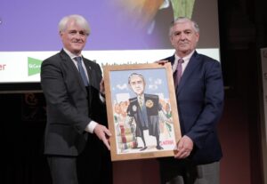 thumbnail-Salvador González en la entrega de los Premios ACIJUR: “Defender a quien necesita defensa tendrá siempre mi respeto”